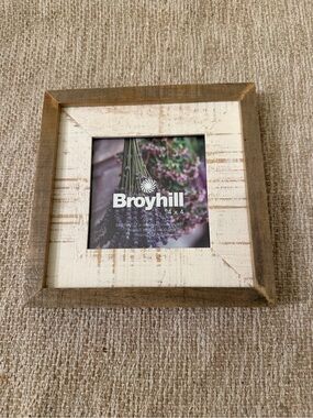 Broyhill 4x4” NEW Farmhouse Rustic Picture Frame